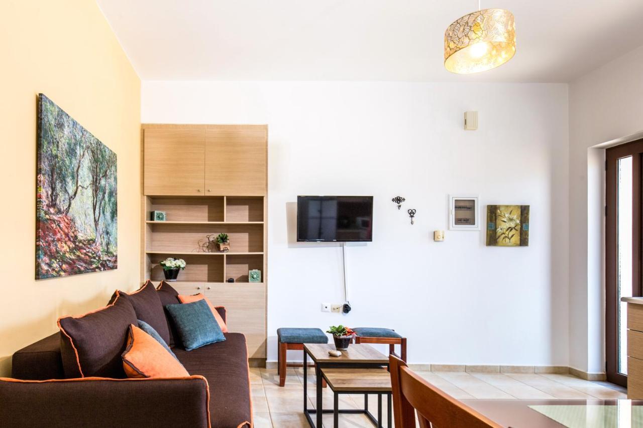 Anastellar Aparthotel Kíssamos Exteriör bild